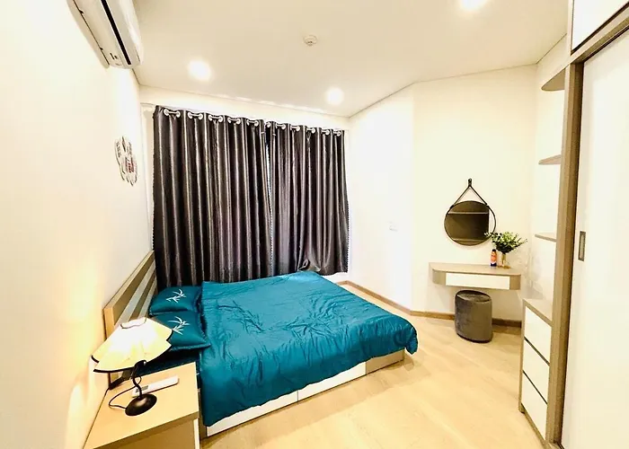 In Bai Chay, Apartment *